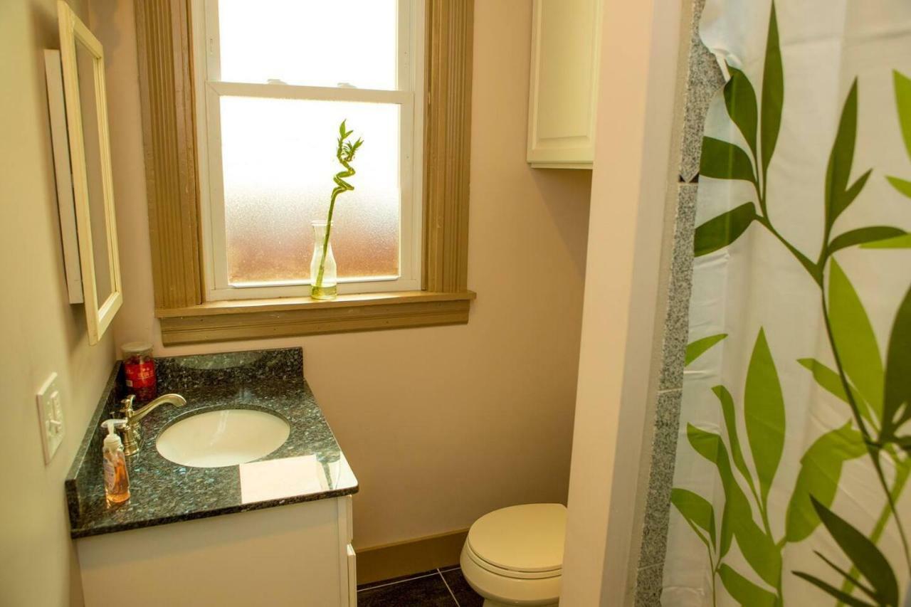 Cozy Hideaway In The Heart Of Lancaster Apartamento Exterior foto